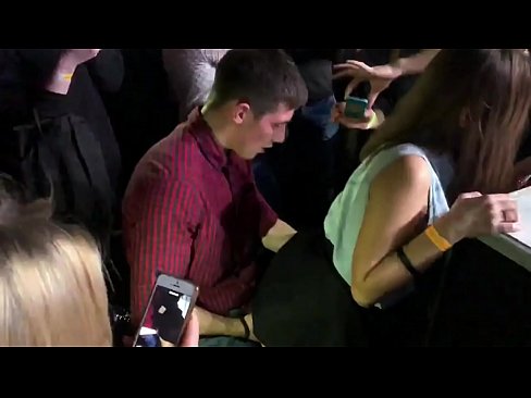 ❤️ Sexo real nunha discoteca rusa. Moza rusa de 18 anos no ano e na vaxina follada nunha discoteca ❤ Porno ruso en % gl.pornochaturbate.ru %